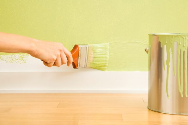 How to Prevent Brush Strokes When Painting Trim