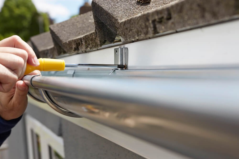 How to Repair Leaking Gutters